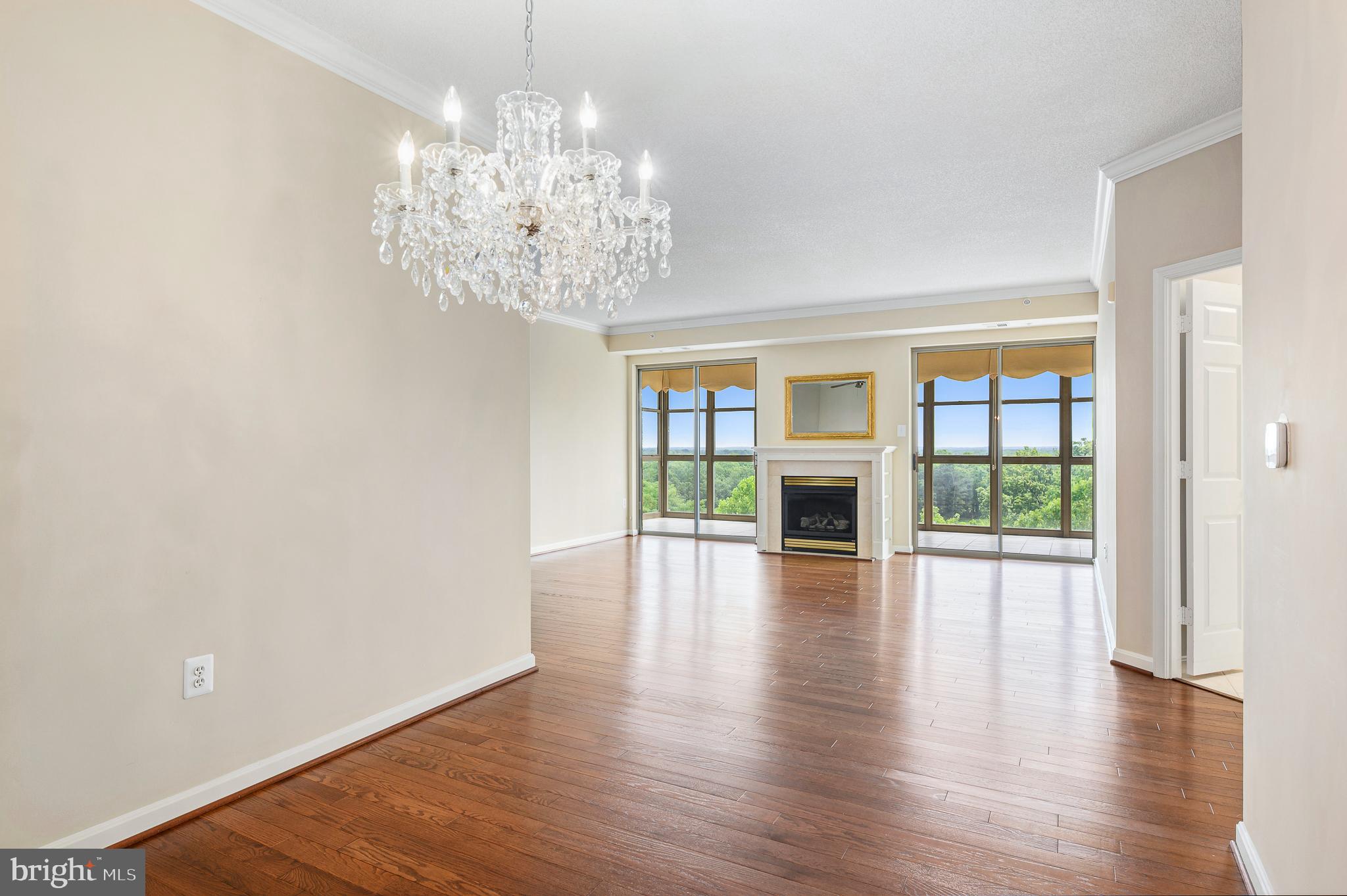 19370 Magnolia Grove Sq #410