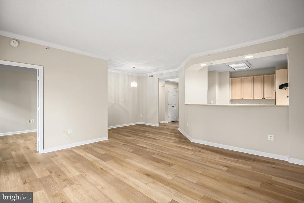 19350 MAGNOLIA GROVE SQUARE 303