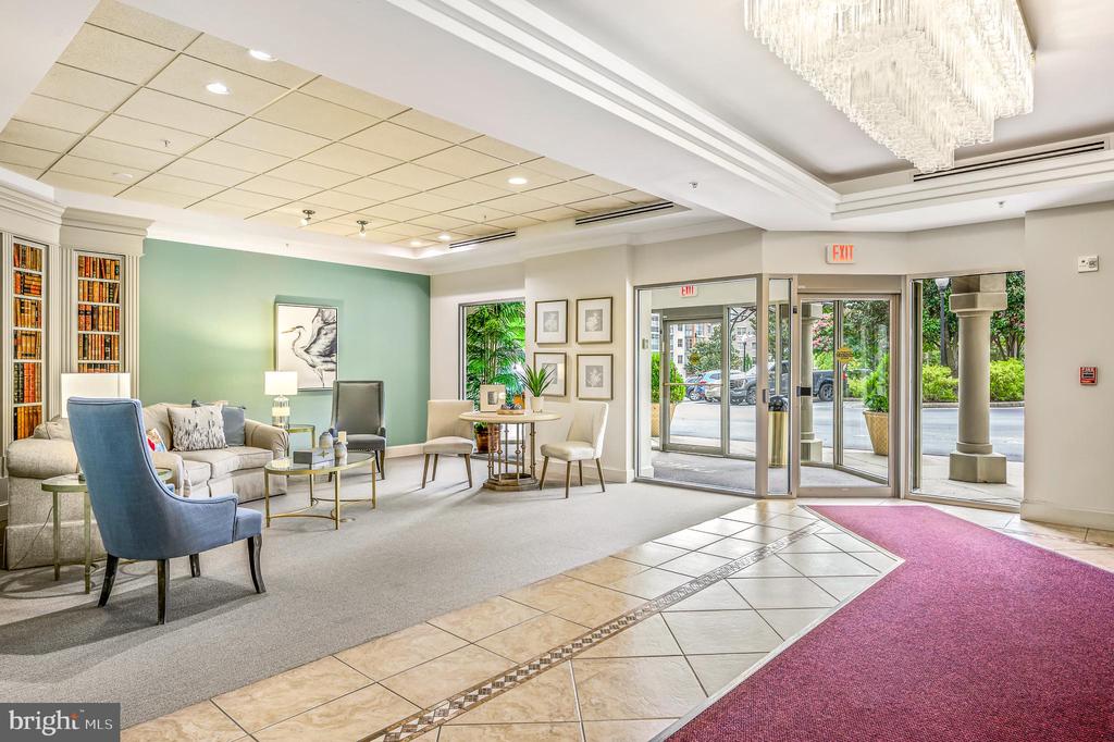 19350 MAGNOLIA GROVE SQUARE 303