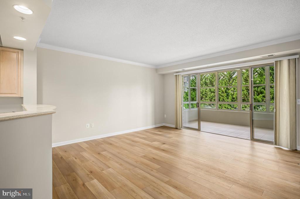 19350 MAGNOLIA GROVE SQUARE 303