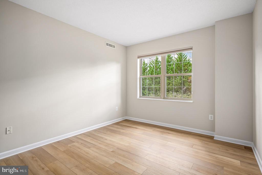 19350 MAGNOLIA GROVE SQUARE 303