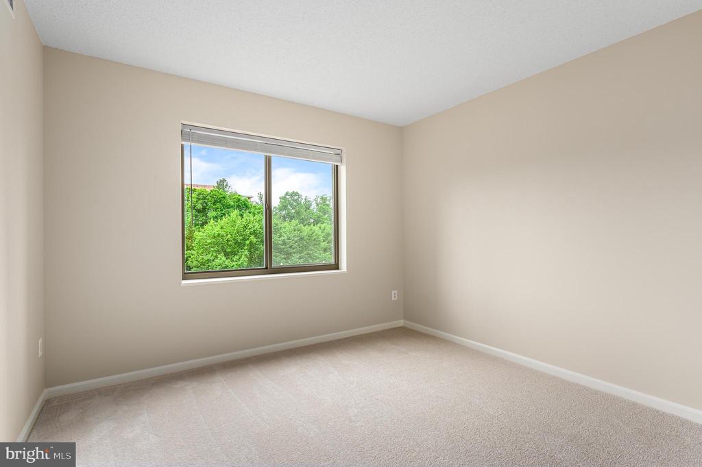 19355 CYPRESS RIDGE TERRACE 404