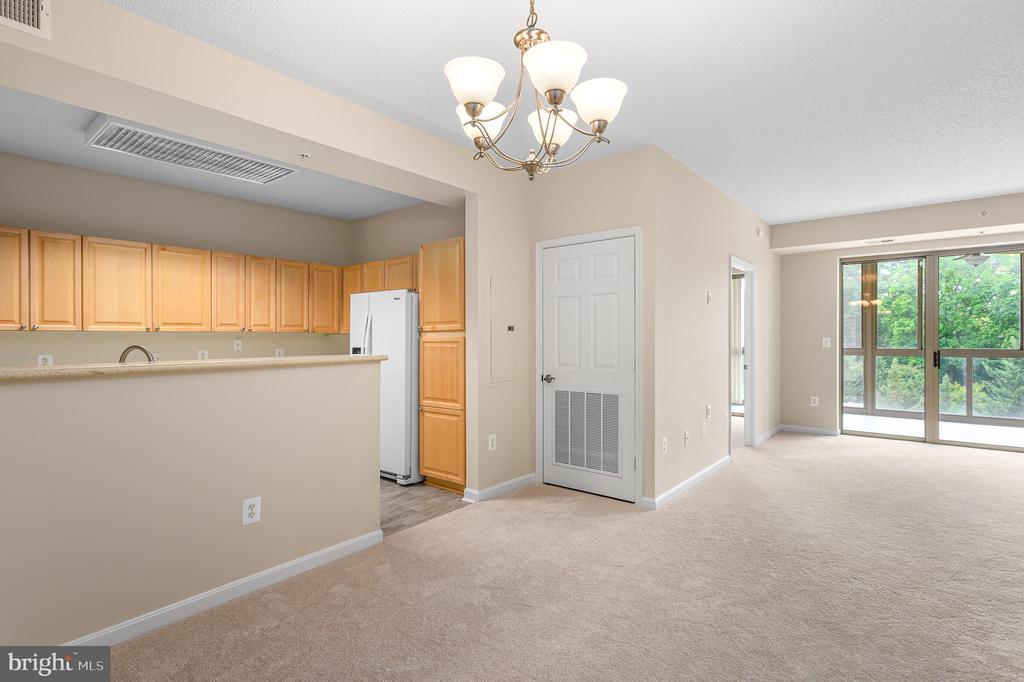 19355 CYPRESS RIDGE TERRACE 404