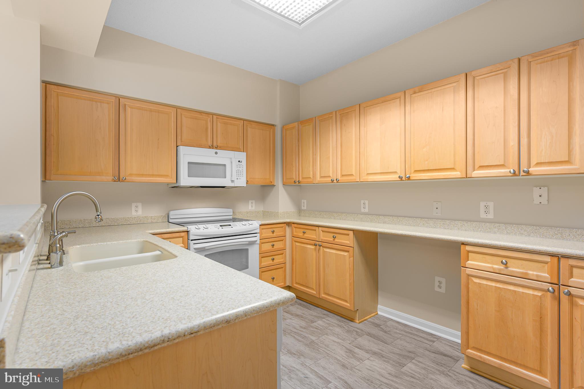 19355 CYPRESS RIDGE TERRACE 404
