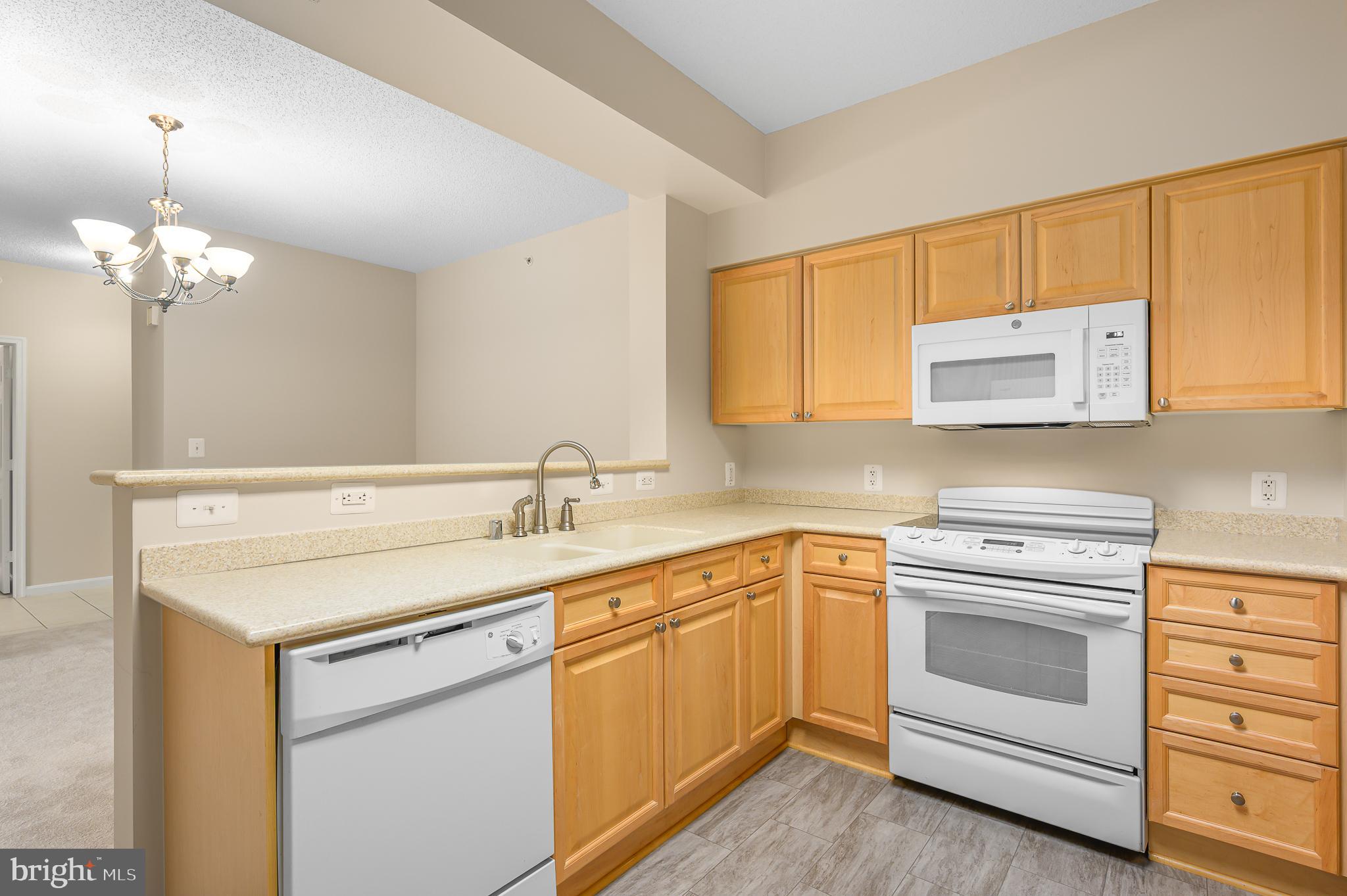 19355 CYPRESS RIDGE TERRACE 404