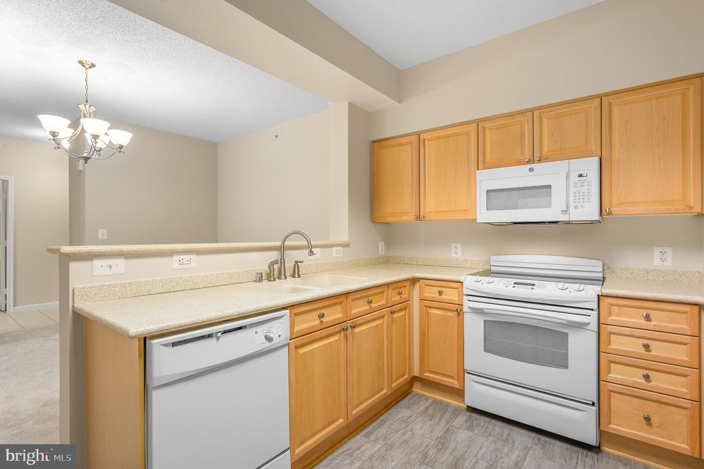19355 CYPRESS RIDGE TERRACE 404