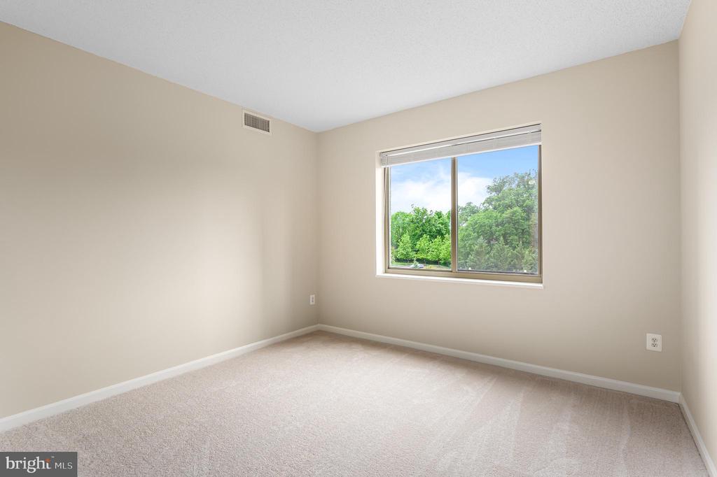 19355 CYPRESS RIDGE TERRACE 404