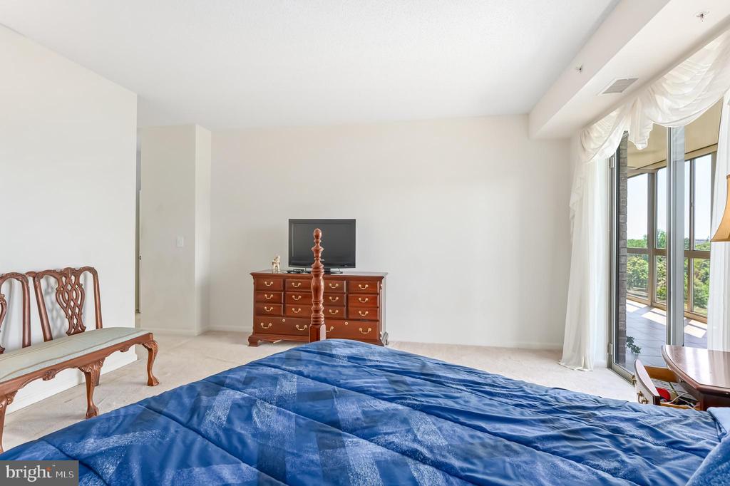 19355 CYPRESS RIDGE TERRACE 1021