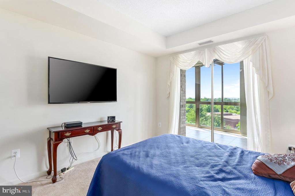 19355 CYPRESS RIDGE TERRACE 1021