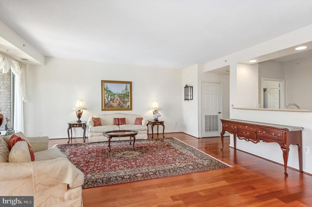 19355 CYPRESS RIDGE TERRACE 1021