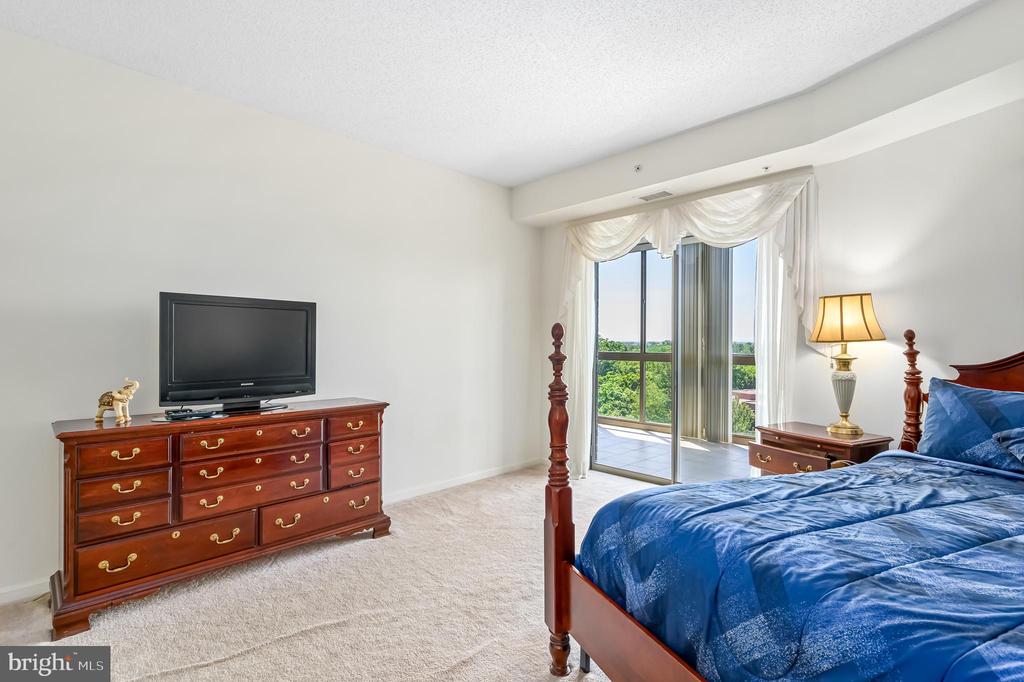 19355 CYPRESS RIDGE TERRACE 1021
