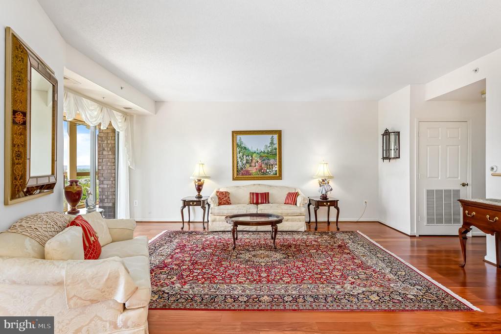 19355 CYPRESS RIDGE TERRACE 1021