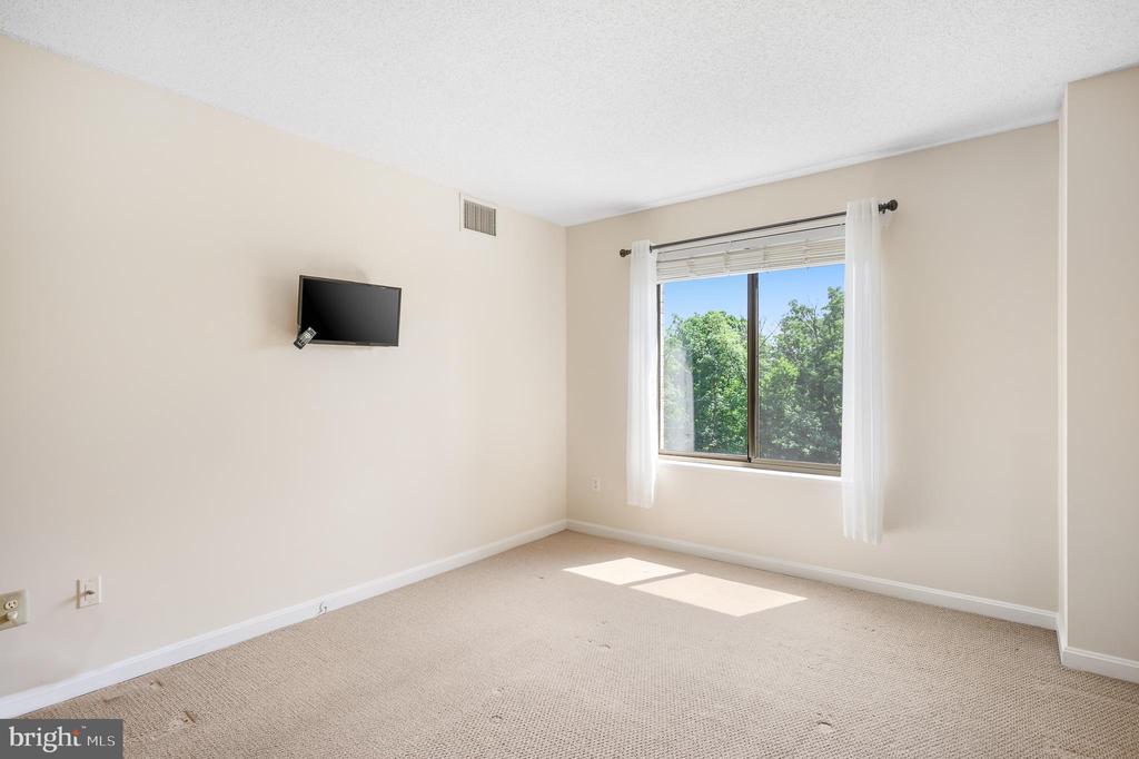 19385 CYPRESS RIDGE TERRACE 519