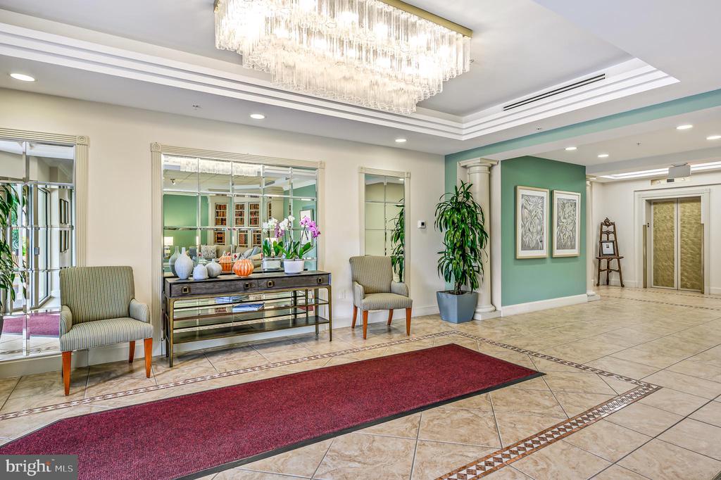 19350 MAGNOLIA GROVE SQUARE 406
