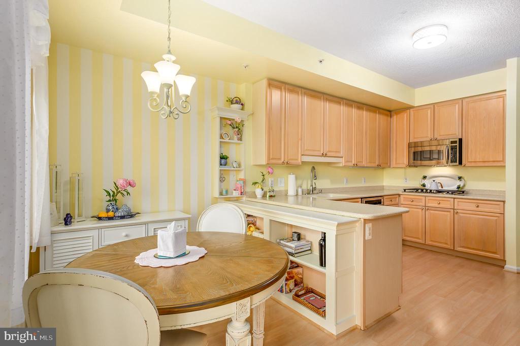 19350 MAGNOLIA GROVE SQUARE 406