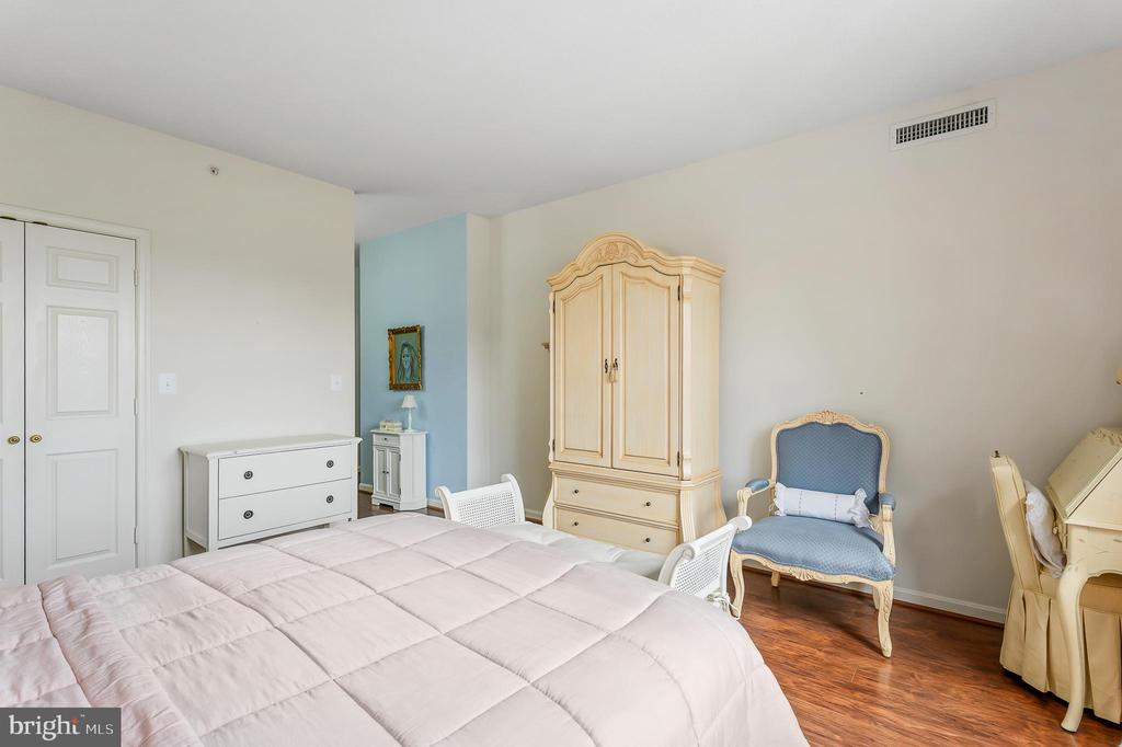 19350 MAGNOLIA GROVE SQUARE 406