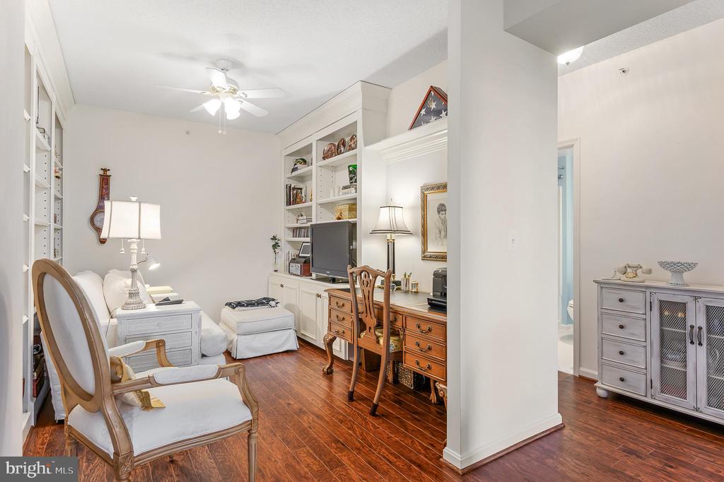 19350 MAGNOLIA GROVE SQUARE 406