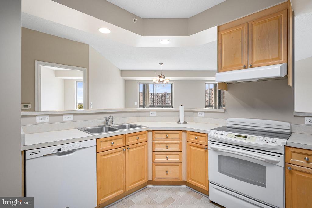 19365 CYPRESS RIDGE TERRACE Unit: 615