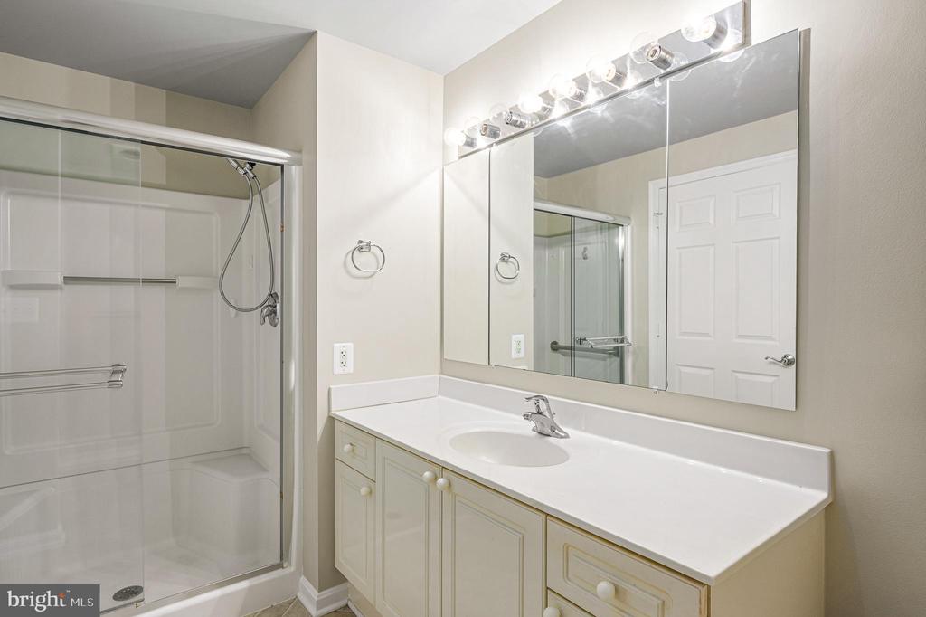 19365 CYPRESS RIDGE TERRACE Unit: 615