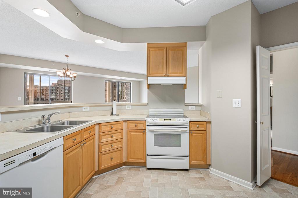 19365 CYPRESS RIDGE TERRACE Unit: 615