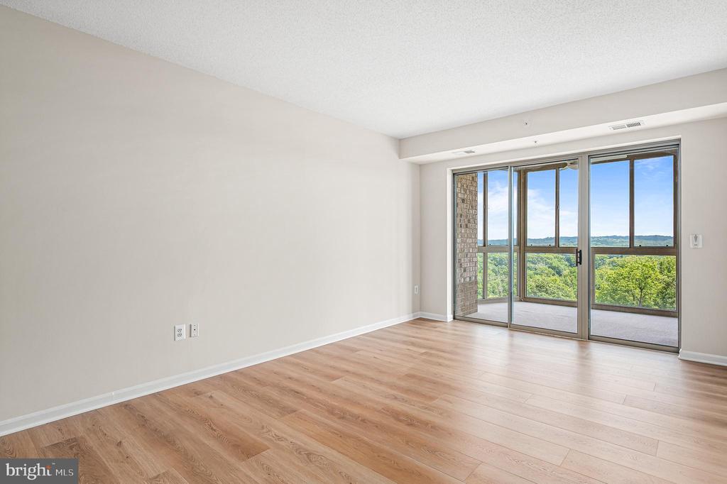 19355 CYPRESS RIDGE TERRACE Unit: 714