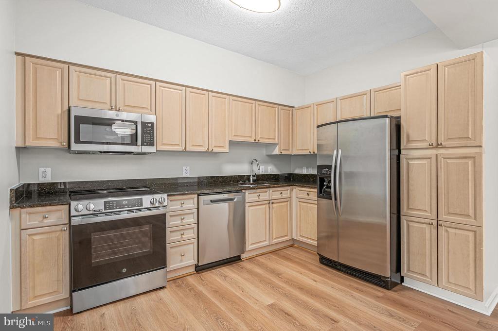 19355 CYPRESS RIDGE TERRACE Unit: 714