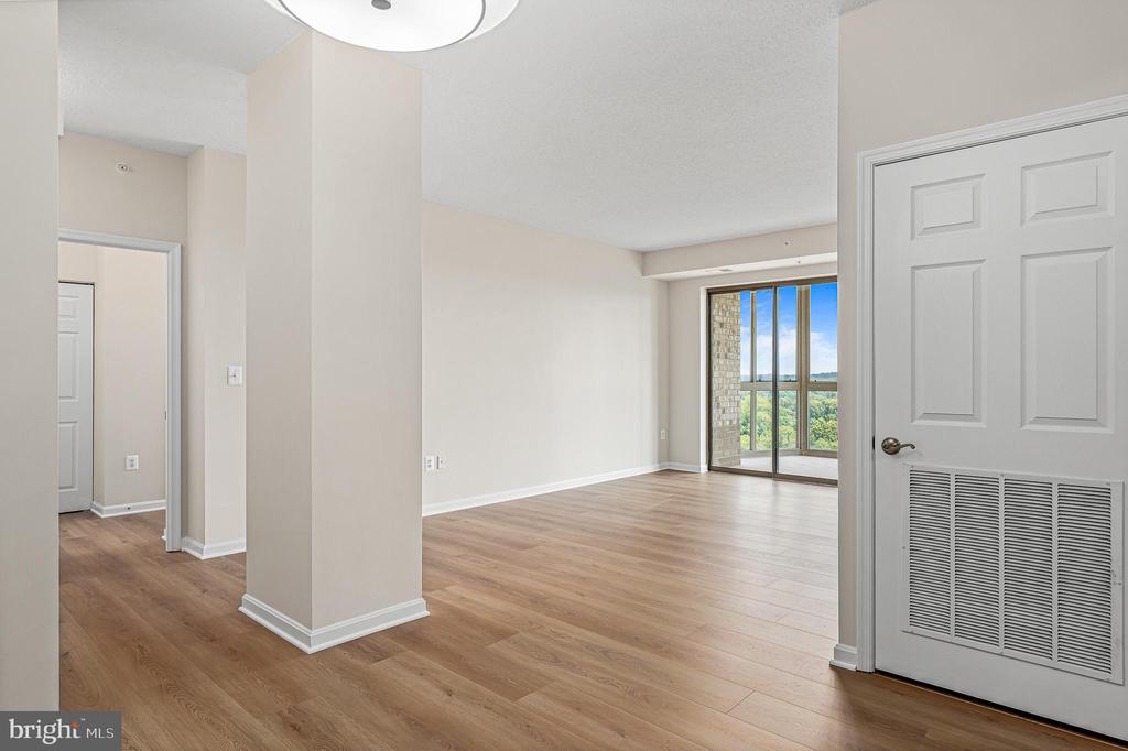 19355 CYPRESS RIDGE TERRACE Unit: 714