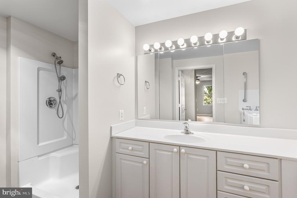 19370 MAGNOLIA GROVE Unit: 107