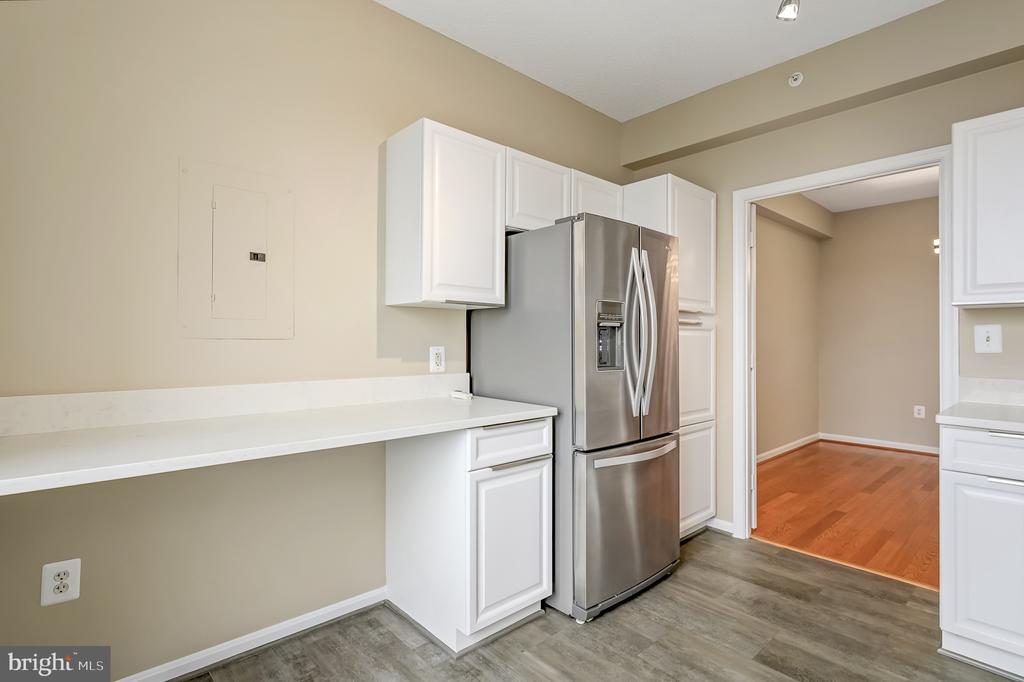 19375 CYPRESS RIDGE TERRACE Unit: 916