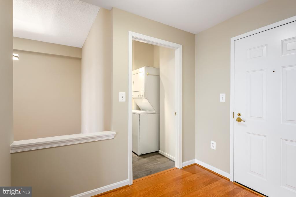19375 CYPRESS RIDGE TERRACE Unit: 916