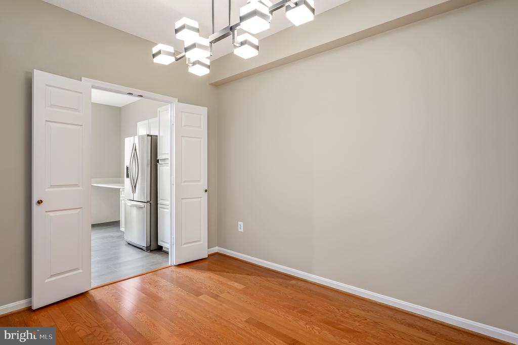 19375 CYPRESS RIDGE TERRACE Unit: 916