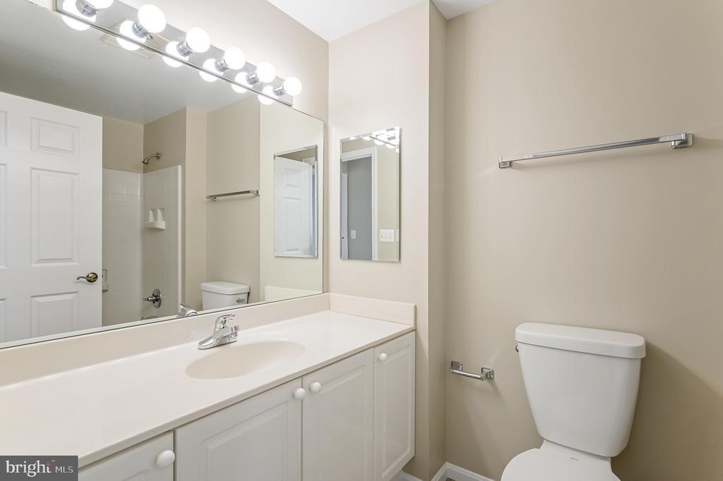 19375 CYPRESS RIDGE TERRACE Unit: 916