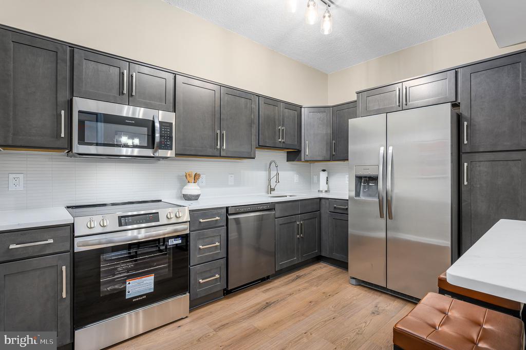 19375 CYPRESS RIDGE TERRACE Unit: 702
