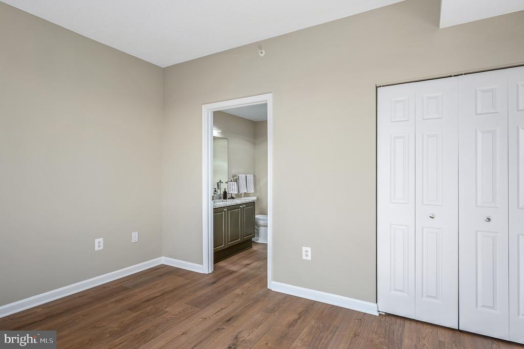 19375 CYPRESS RIDGE TERRACE Unit: 702