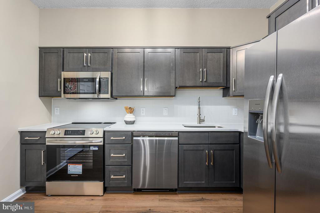 19375 CYPRESS RIDGE TERRACE Unit: 702