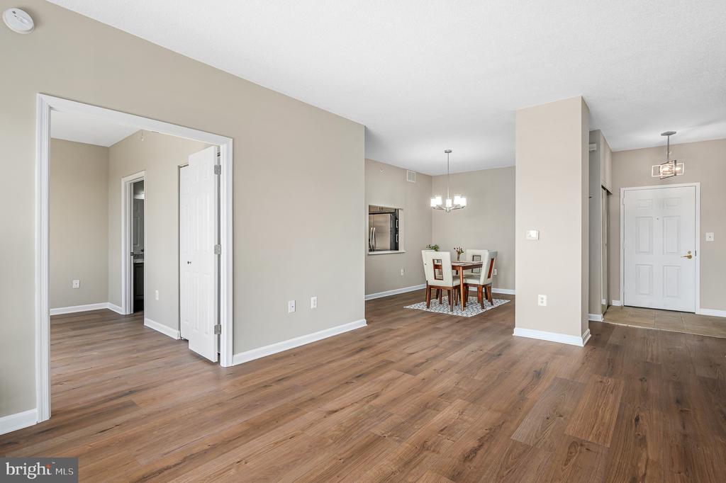 19375 CYPRESS RIDGE TERRACE Unit: 702