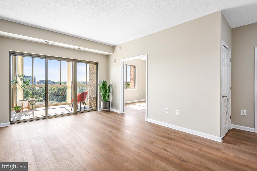 19375 CYPRESS RIDGE TERRACE Unit: 702