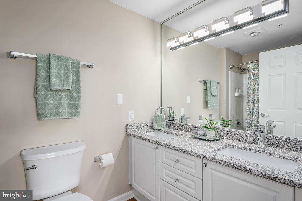 19375 CYPRESS RIDGE TERRACE Unit: 702