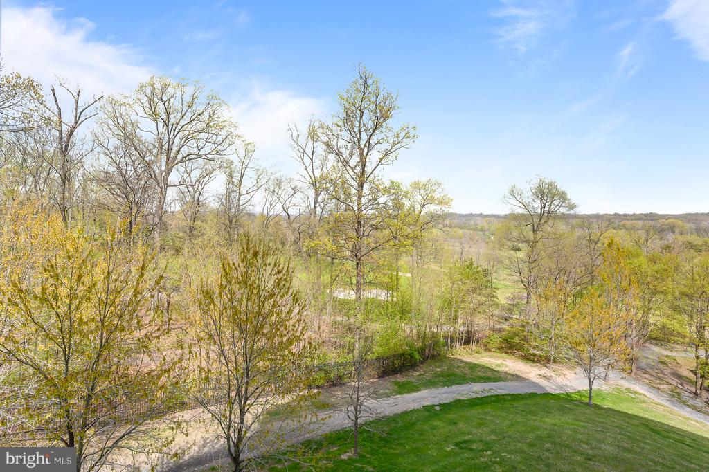 19355 Cypress Ridge Terrace Unit 219 Leesburg VA
