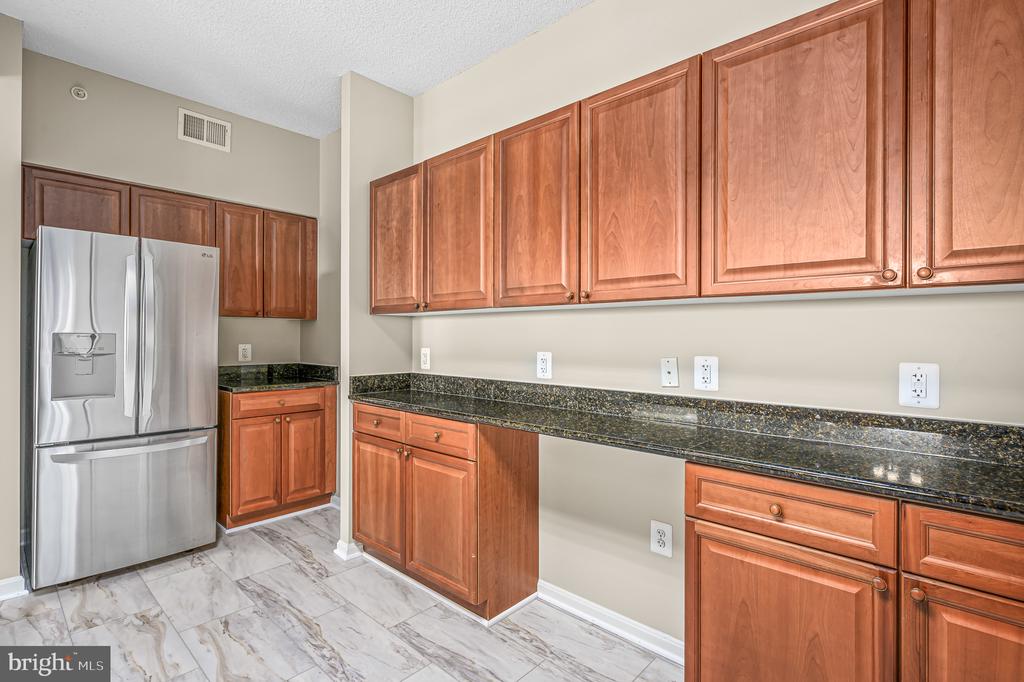 19355 CYPRESS RIDGE TERRACE Unit: 802
