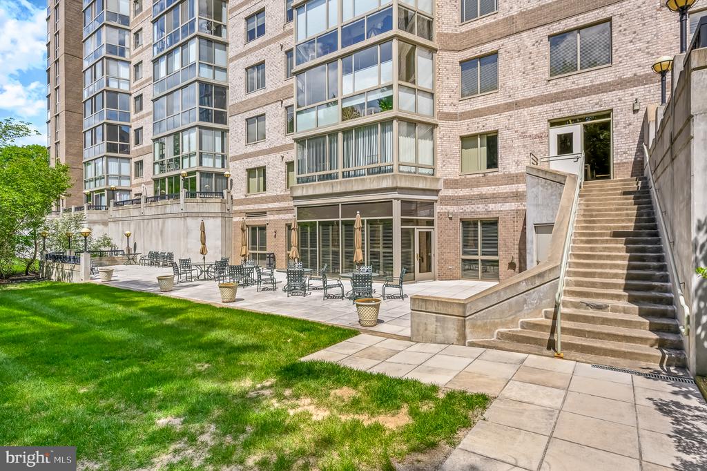 19355 CYPRESS RIDGE TERRACE Unit: 802