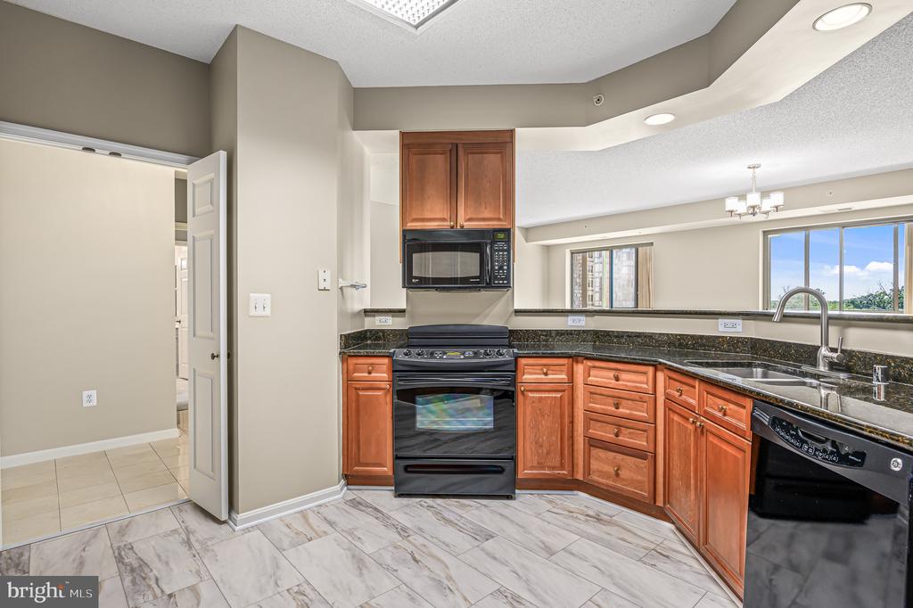 19355 CYPRESS RIDGE TERRACE Unit: 802