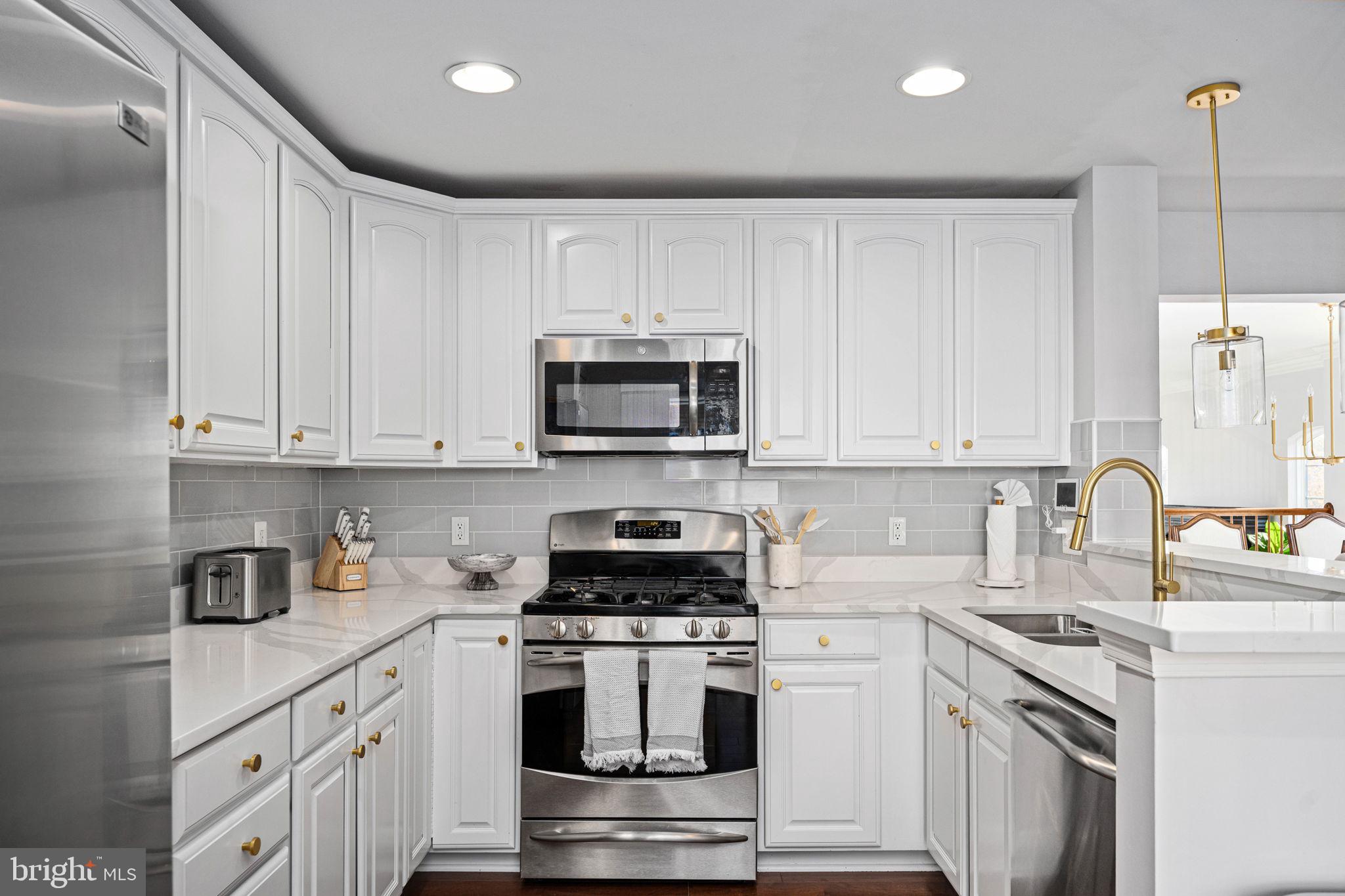 15224 ROSEMONT MANOR DRIVE