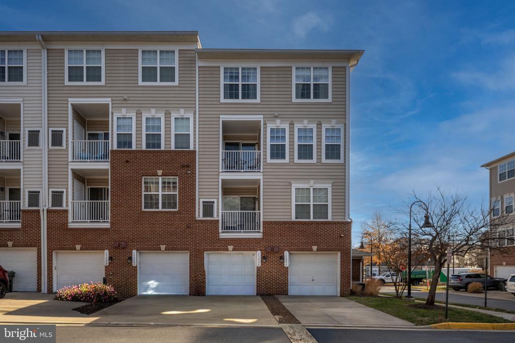 15224 ROSEMONT MANOR DRIVE