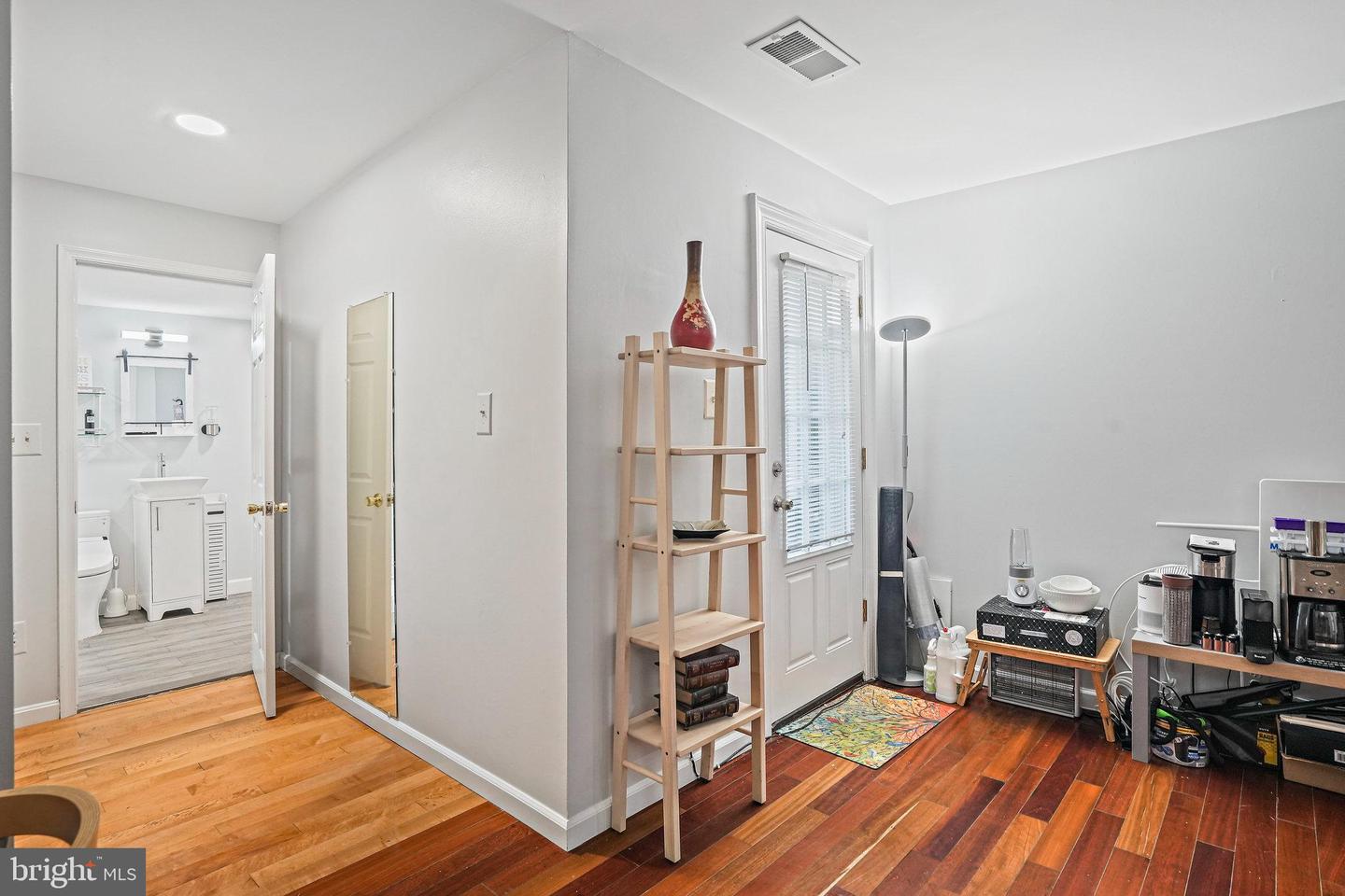 1413 Hopkins St NW