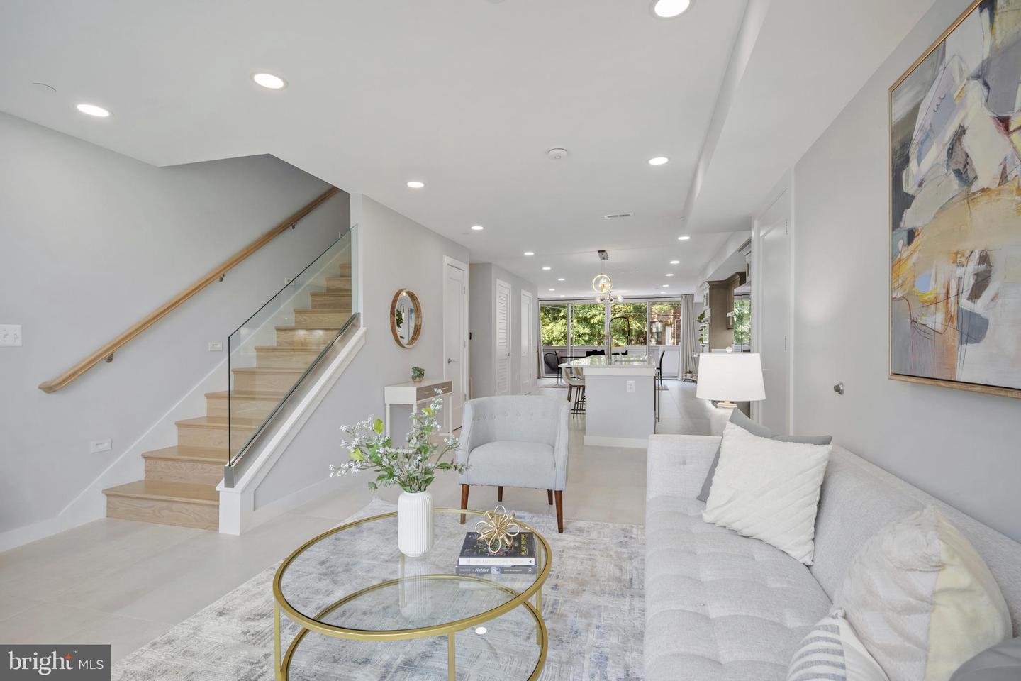 424 Missouri Ave NW #4