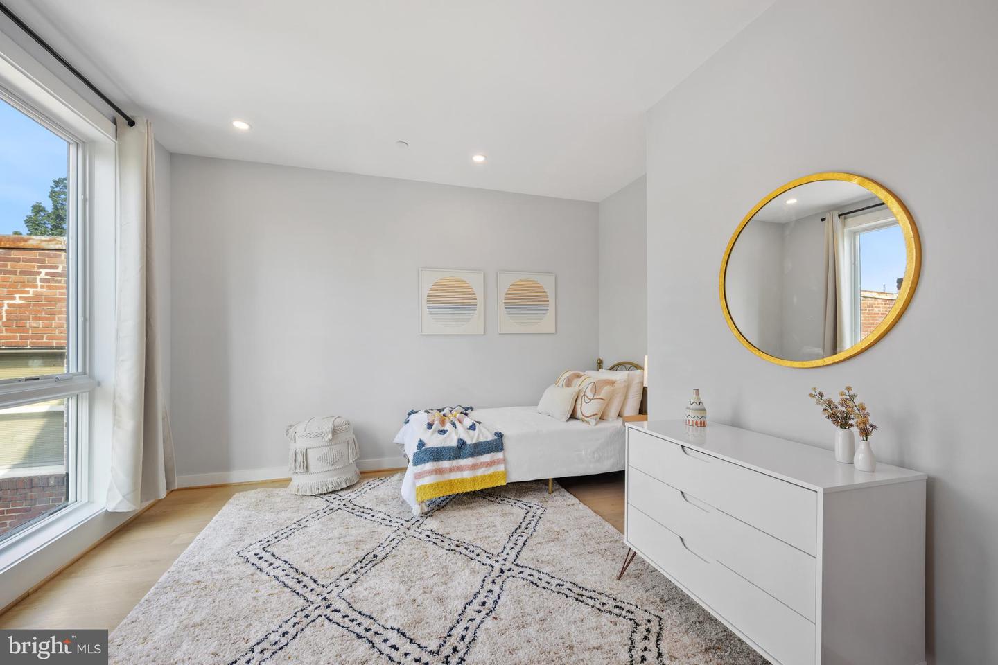 424 Missouri Ave NW #4