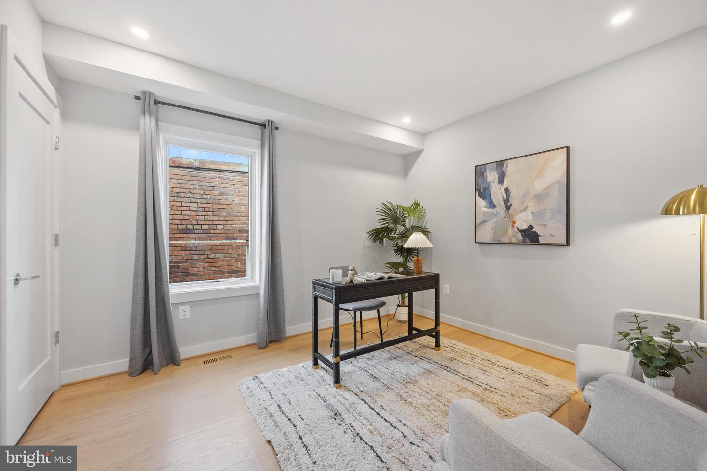 424 Missouri Ave NW #4
