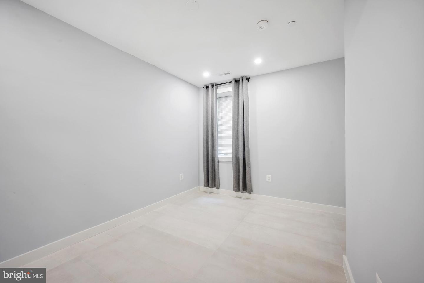 424 Missouri Ave NW #2