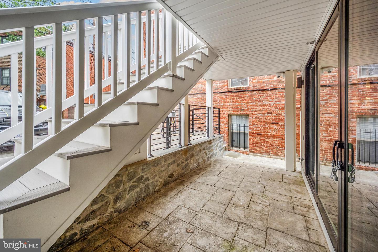 424 Missouri Ave NW #2